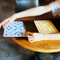 Jeu Magnétique à Trous façon maroquinerie