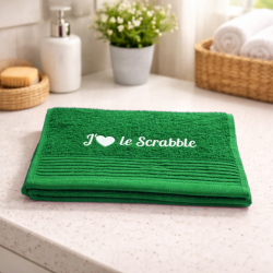 Serviette brodée “J’aime le Scrabble” – Le cadeau parfait pour passionnés